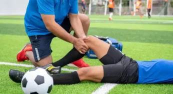 How to Reduce Injuries While Playing Soccer